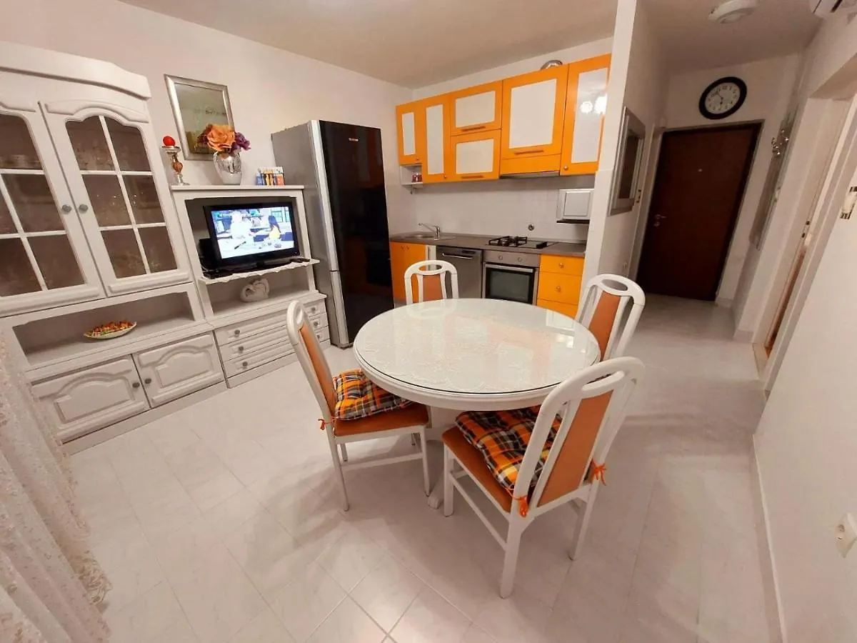 Split Apartment