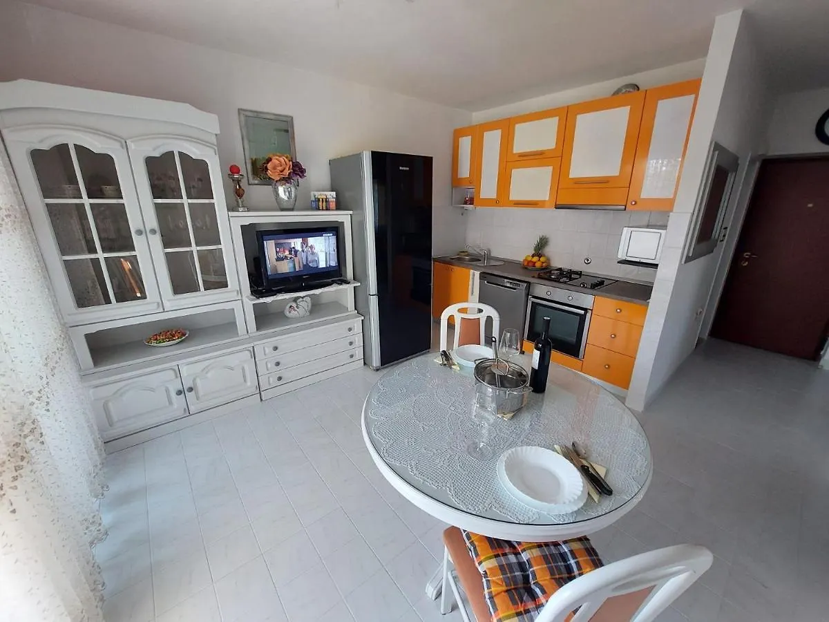 Split Apartment