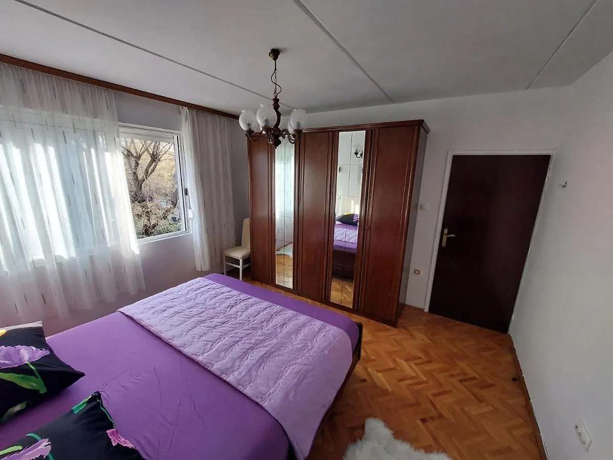 Split Apartment